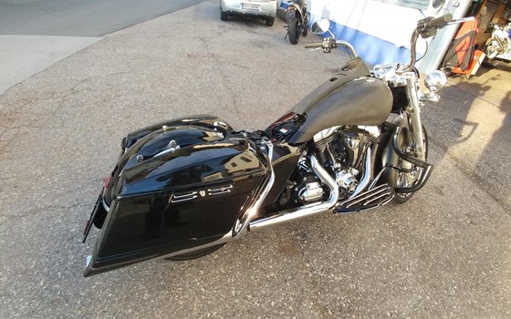 Umgebautes Motorrad Harley-Davidson Road King Classic FLHRC von Hribernik1989 - Bild 5 Umgebautes Motorrad Harley-Davidson Road King Classic FLHRC von Hribernik1989 - Bild 5