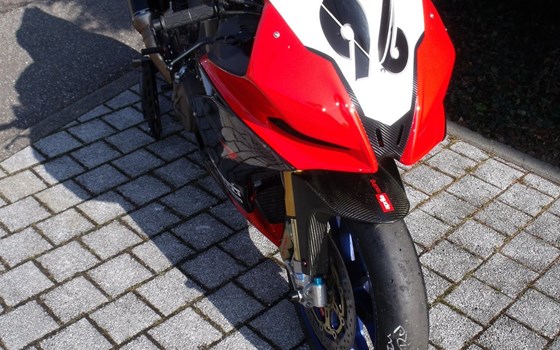 Umgebautes Motorrad Aprilia RSV4 1100 Factory von Peuker & Streeb Inh. Michael Rapp e.K. - Bild 3 Umgebautes Motorrad Aprilia RSV4 1100 Factory von Peuker & Streeb Inh. Michael Rapp e.K. - Bild 3