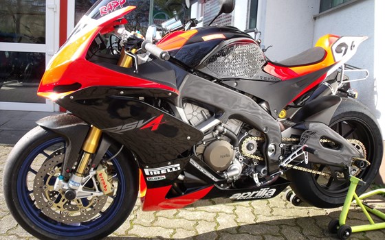 Umgebautes Motorrad Aprilia RSV4 1100 Factory von Peuker & Streeb Inh. Michael Rapp e.K. - Bild 1 Umgebautes Motorrad Aprilia RSV4 1100 Factory von Peuker & Streeb Inh. Michael Rapp e.K. - Bild 1