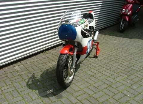 Umgebautes Motorrad Yamaha TZ 350 von Motorrad Emonts GmbH - Bild 2
