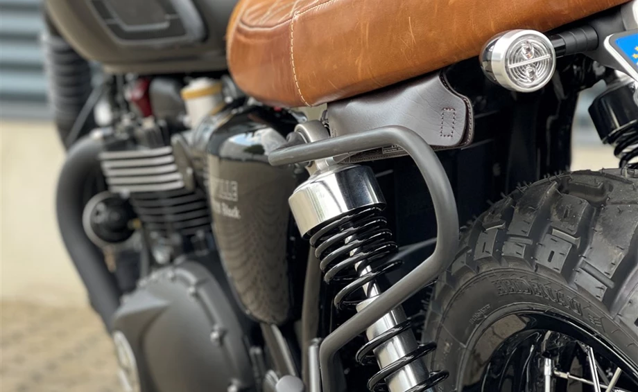 Umbgebautes Motorrad Triumph Bonneville T120 Black Bild 14: Umbgebautes Motorrad Triumph Bonneville T120 Black