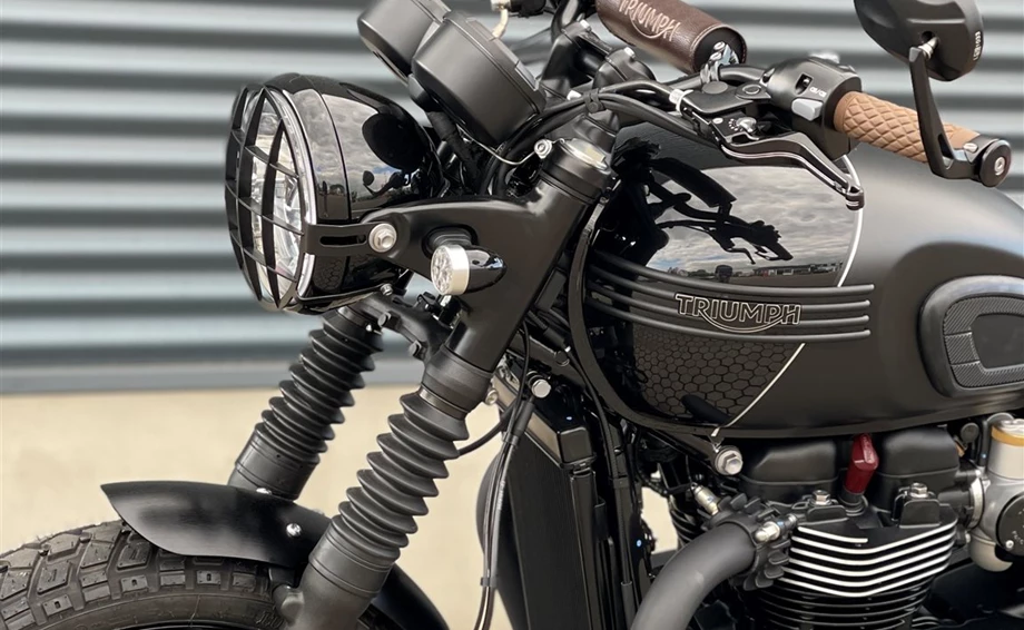 Umbgebautes Motorrad Triumph Bonneville T120 Black Bild 18: Umbgebautes Motorrad Triumph Bonneville T120 Black