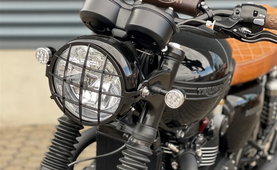 Umbgebautes Motorrad Triumph Bonneville T120 Black Bild 20: Umbgebautes Motorrad Triumph Bonneville T120 Black