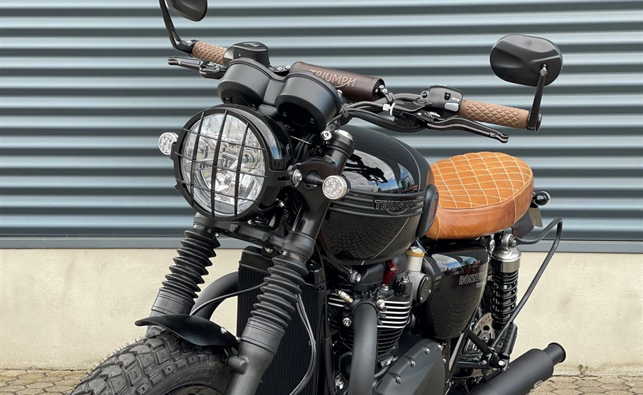 Umbgebautes Motorrad Triumph Bonneville T120 Black Bild 22: Umbgebautes Motorrad Triumph Bonneville T120 Black