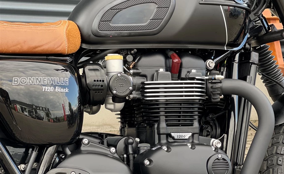 Umbgebautes Motorrad Triumph Bonneville T120 Black Bild 25: Umbgebautes Motorrad Triumph Bonneville T120 Black
