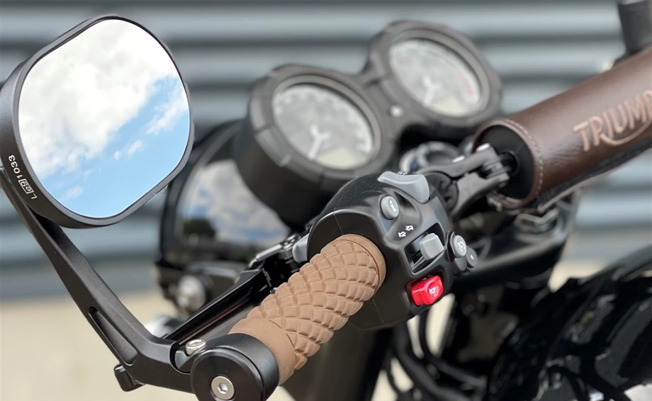 Umbgebautes Motorrad Triumph Bonneville T120 Black Bild 8: Umbgebautes Motorrad Triumph Bonneville T120 Black