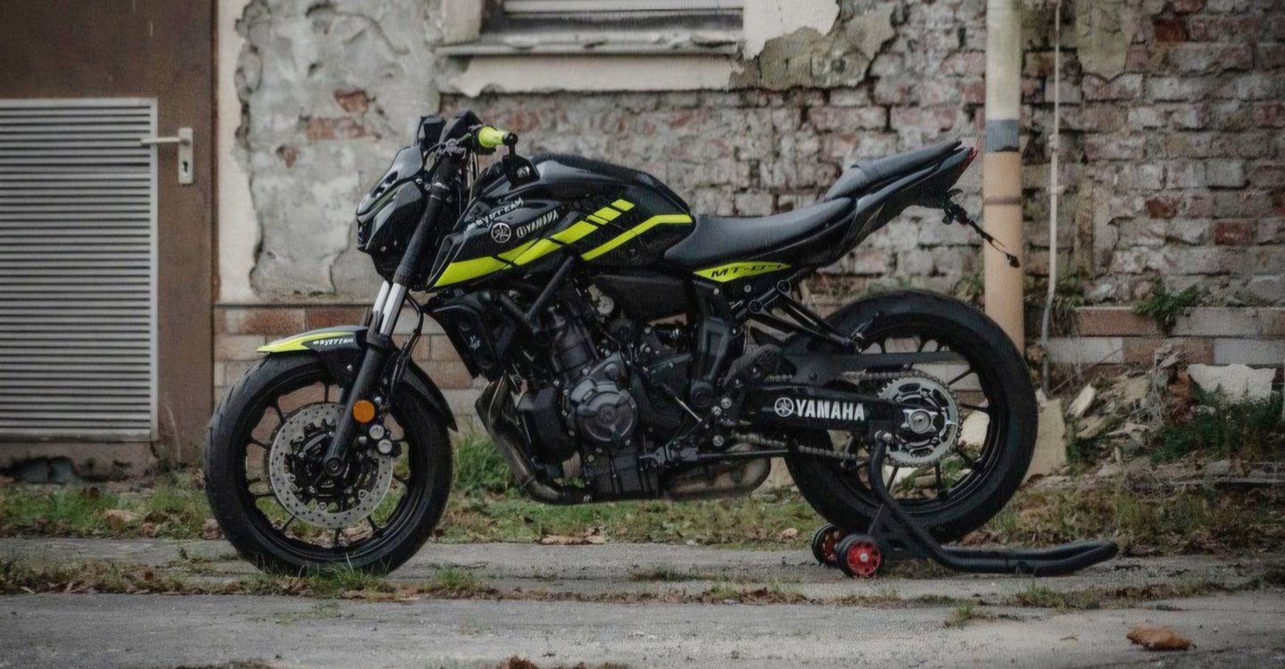 Umbgebautes Motorrad Yamaha MT-07