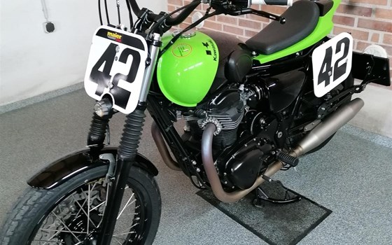Umgebautes Motorrad Kawasaki W800 von user1137192 - Bild 6 Umgebautes Motorrad Kawasaki W800 von user1137192 - Bild 6