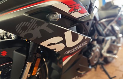 Suzuki GSX-8R Custom Bike Suzuki GSX-8R Custom Bike