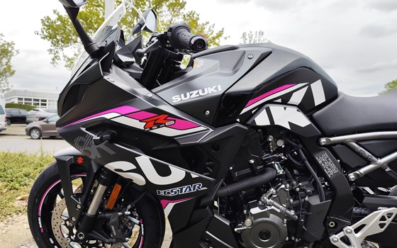 Umgebautes Motorrad Suzuki GSX-8R von Motorradtechnik Kranz GmbH - Bild 11 Umgebautes Motorrad Suzuki GSX-8R von Motorradtechnik Kranz GmbH - Bild 11