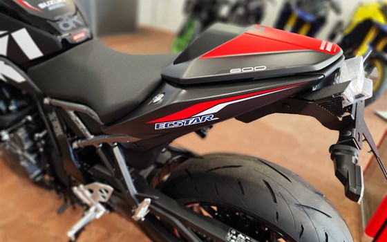 Umgebautes Motorrad Suzuki GSX-8R von Motorradtechnik Kranz GmbH - Bild 12 Umgebautes Motorrad Suzuki GSX-8R von Motorradtechnik Kranz GmbH - Bild 12