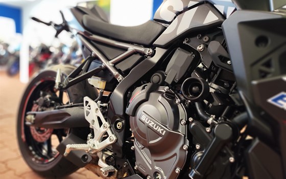 Umgebautes Motorrad Suzuki GSX-8R von Motorradtechnik Kranz GmbH - Bild 17 Umgebautes Motorrad Suzuki GSX-8R von Motorradtechnik Kranz GmbH - Bild 17