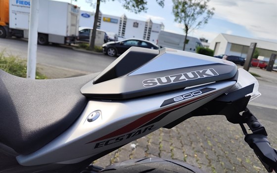 Umgebautes Motorrad Suzuki GSX-8R von Motorradtechnik Kranz GmbH - Bild 25 Umgebautes Motorrad Suzuki GSX-8R von Motorradtechnik Kranz GmbH - Bild 25
