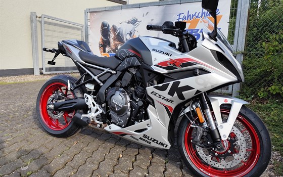 Umgebautes Motorrad Suzuki GSX-8R von Motorradtechnik Kranz GmbH - Bild 27 Umgebautes Motorrad Suzuki GSX-8R von Motorradtechnik Kranz GmbH - Bild 27