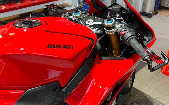 Umgebautes Motorrad Ducati Panigale V4 S von Zweiradparadies Denk GmbH & Co. KG - Bild 11 Umgebautes Motorrad Ducati Panigale V4 S von Zweiradparadies Denk GmbH & Co. KG - Bild 11