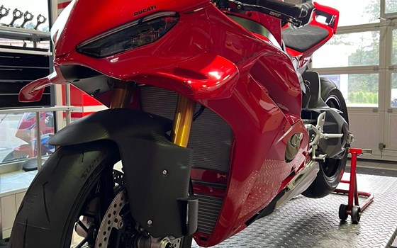 Umgebautes Motorrad Ducati Panigale V4 S von Zweiradparadies Denk GmbH & Co. KG - Bild 12 Umgebautes Motorrad Ducati Panigale V4 S von Zweiradparadies Denk GmbH & Co. KG - Bild 12