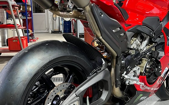 Umgebautes Motorrad Ducati Panigale V4 S von Zweiradparadies Denk GmbH & Co. KG - Bild 6 Umgebautes Motorrad Ducati Panigale V4 S von Zweiradparadies Denk GmbH & Co. KG - Bild 6