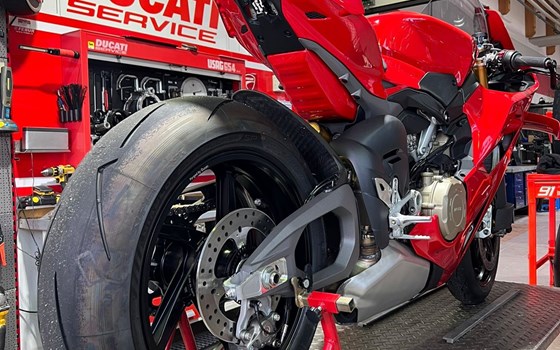 Umgebautes Motorrad Ducati Panigale V4 S von Zweiradparadies Denk GmbH & Co. KG - Bild 10 Umgebautes Motorrad Ducati Panigale V4 S von Zweiradparadies Denk GmbH & Co. KG - Bild 10