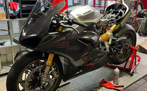 Umgebautes Motorrad Ducati Panigale V2 Bayliss Edition von Zweiradparadies Denk GmbH & Co. KG - Bild 3 Umgebautes Motorrad Ducati Panigale V2 Bayliss Edition von Zweiradparadies Denk GmbH & Co. KG - Bild 3