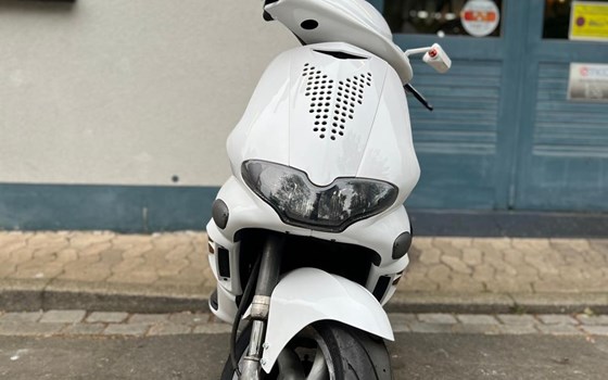 Umgebautes Motorrad Gilera Runner 50 von Zweirad Baye - Bild 9 Umgebautes Motorrad Gilera Runner 50 von Zweirad Baye - Bild 9