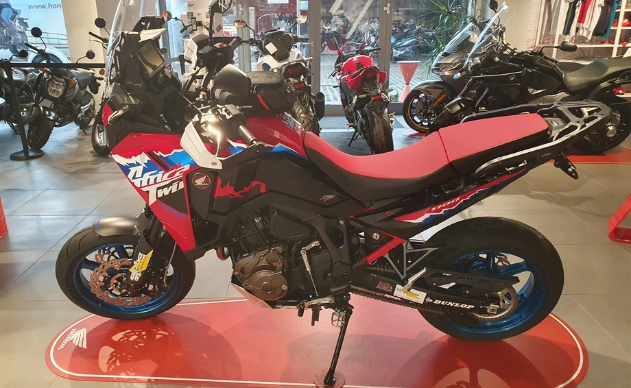 Umbgebautes Motorrad Honda CRF1100L Africa Twin Bild 14: Umbgebautes Motorrad Honda CRF1100L Africa Twin