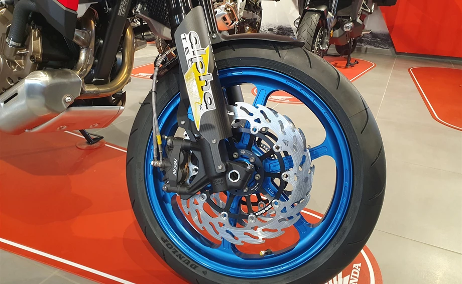 Umbgebautes Motorrad Honda CRF1100L Africa Twin Bild 6: Umbgebautes Motorrad Honda CRF1100L Africa Twin