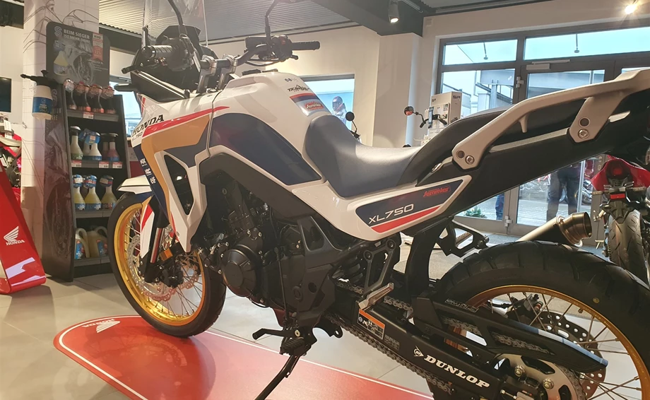 Umbgebautes Motorrad Honda XL750 Transalp Bild 12: Umbgebautes Motorrad Honda XL750 Transalp