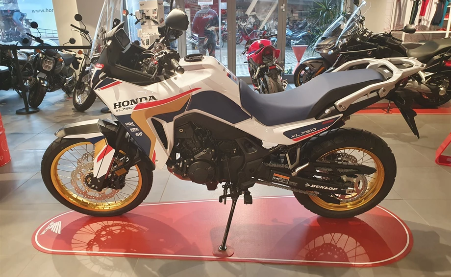 Umbgebautes Motorrad Honda XL750 Transalp Bild 13: Umbgebautes Motorrad Honda XL750 Transalp