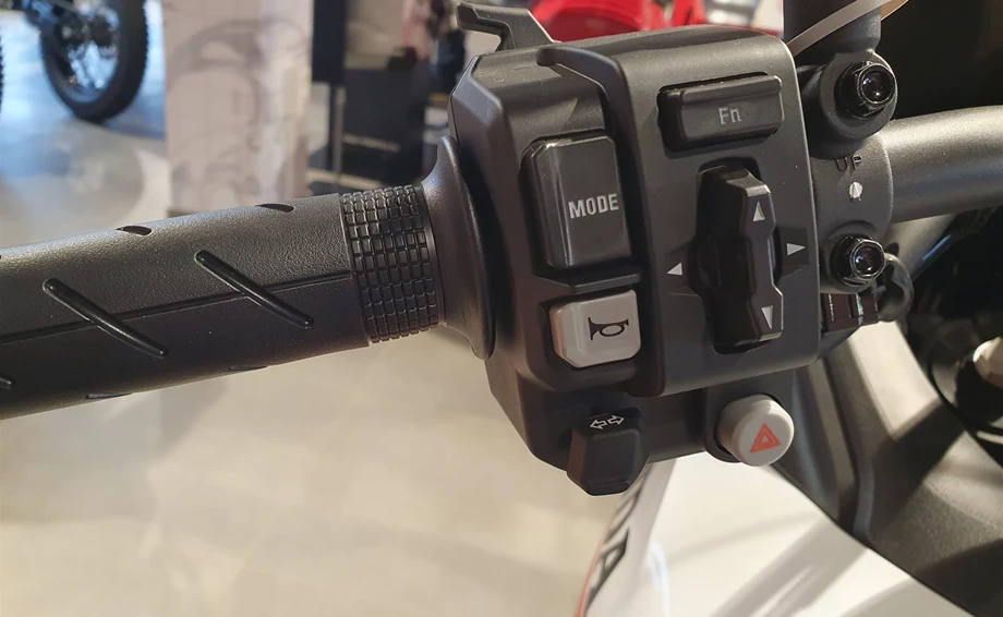 Umbgebautes Motorrad Honda XL750 Transalp Bild 20: Umbgebautes Motorrad Honda XL750 Transalp