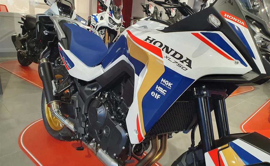 Umbgebautes Motorrad Honda XL750 Transalp Bild 4: Umbgebautes Motorrad Honda XL750 Transalp