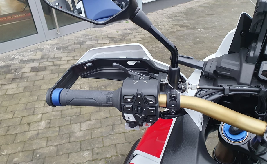 Umbgebautes Motorrad Honda CRF1100L Africa Twin Adventure Sports DCT Bild 14: Umbgebautes Motorrad Honda CRF1100L Africa Twin Adventure Sports DCT