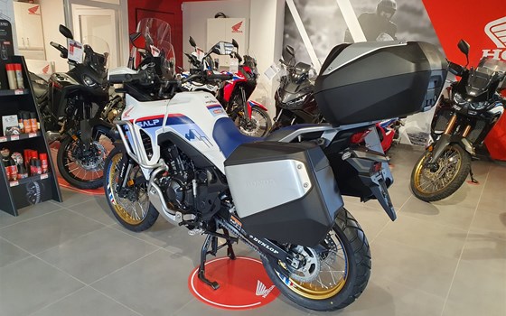 Umgebautes Motorrad Honda XL750 Transalp von Honda Semmler GbR - Bild 11 Umgebautes Motorrad Honda XL750 Transalp von Honda Semmler GbR - Bild 11