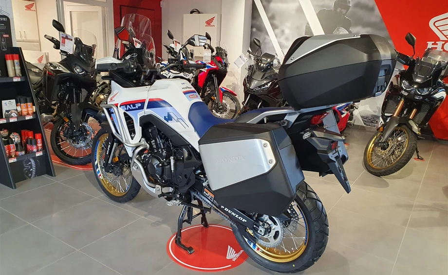 Umbgebautes Motorrad Honda XL750 Transalp Bild 11: Umbgebautes Motorrad Honda XL750 Transalp