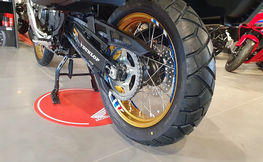 Umbgebautes Motorrad Honda XL750 Transalp Bild 13: Umbgebautes Motorrad Honda XL750 Transalp