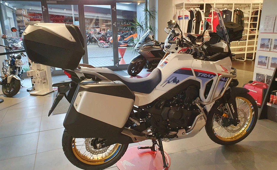 Umbgebautes Motorrad Honda XL750 Transalp Bild 15: Umbgebautes Motorrad Honda XL750 Transalp