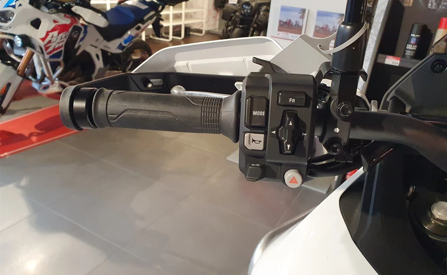 Umbgebautes Motorrad Honda XL750 Transalp Bild 20: Umbgebautes Motorrad Honda XL750 Transalp