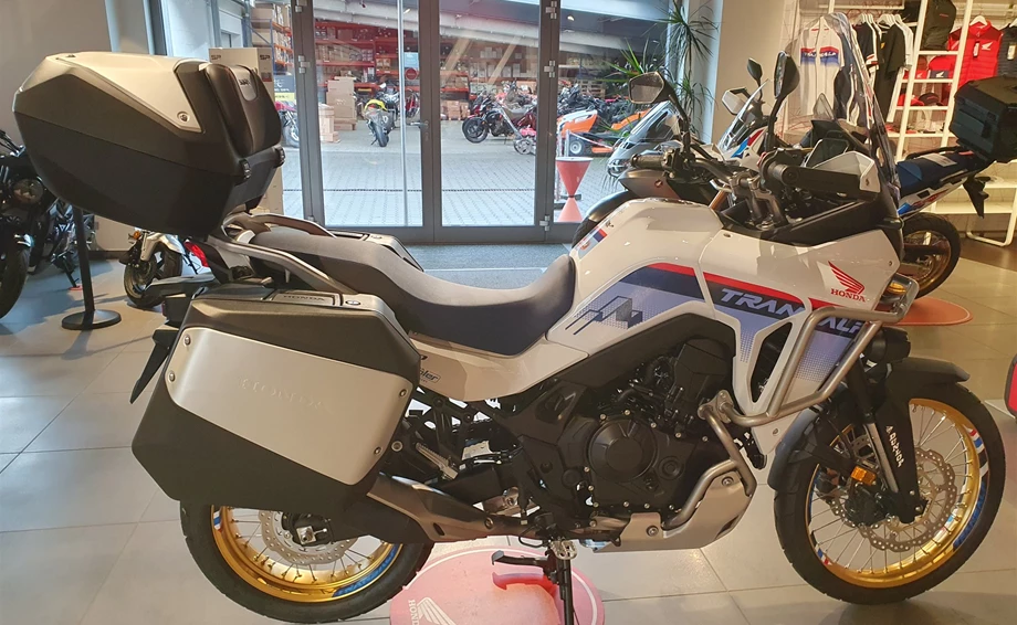 Umbgebautes Motorrad Honda XL750 Transalp Bild 24: Umbgebautes Motorrad Honda XL750 Transalp