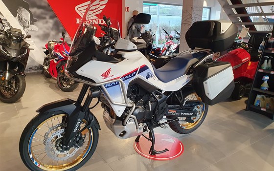 Umgebautes Motorrad Honda XL750 Transalp von Honda Semmler GbR - Bild 3 Umgebautes Motorrad Honda XL750 Transalp von Honda Semmler GbR - Bild 3