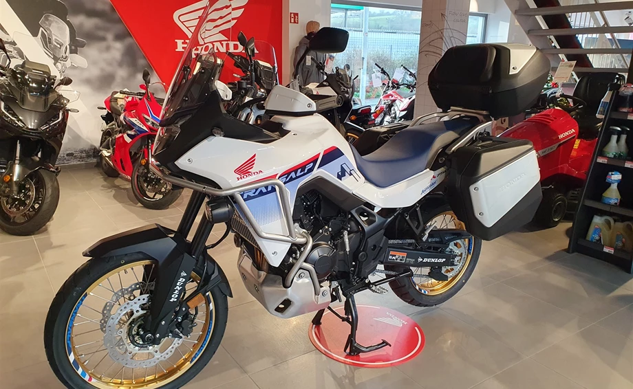 Umbgebautes Motorrad Honda XL750 Transalp Bild 3: Umbgebautes Motorrad Honda XL750 Transalp