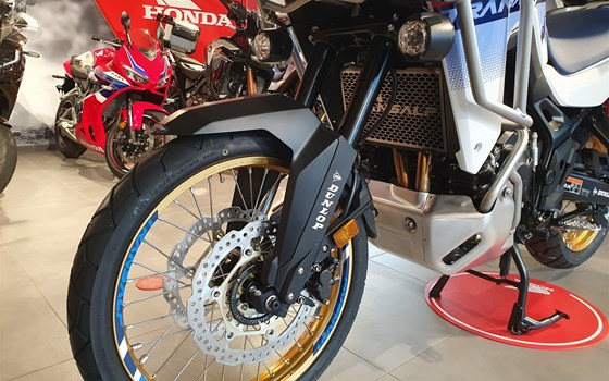 Umgebautes Motorrad Honda XL750 Transalp von Honda Semmler GbR - Bild 5 Umgebautes Motorrad Honda XL750 Transalp von Honda Semmler GbR - Bild 5