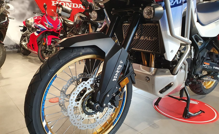 Umbgebautes Motorrad Honda XL750 Transalp Bild 5: Umbgebautes Motorrad Honda XL750 Transalp