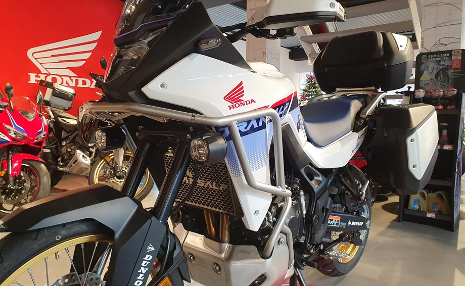 Umbgebautes Motorrad Honda XL750 Transalp Bild 6: Umbgebautes Motorrad Honda XL750 Transalp