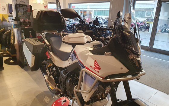 Umgebautes Motorrad Honda XL750 Transalp von Honda Semmler GbR - Bild 7 Umgebautes Motorrad Honda XL750 Transalp von Honda Semmler GbR - Bild 7
