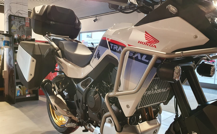 Umbgebautes Motorrad Honda XL750 Transalp Bild 9: Umbgebautes Motorrad Honda XL750 Transalp