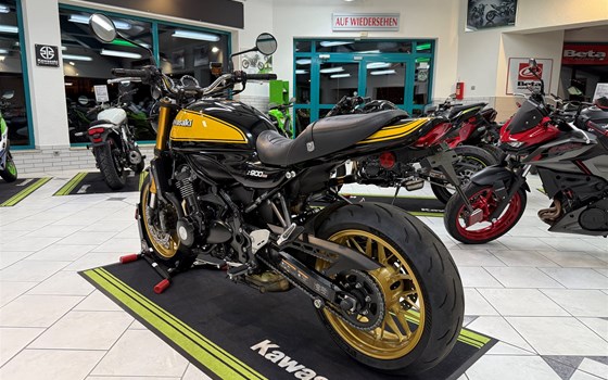 Umgebautes Motorrad Kawasaki Z900 RS SE von Willi Möller - Bild 8 Umgebautes Motorrad Kawasaki Z900 RS SE von Willi Möller - Bild 8
