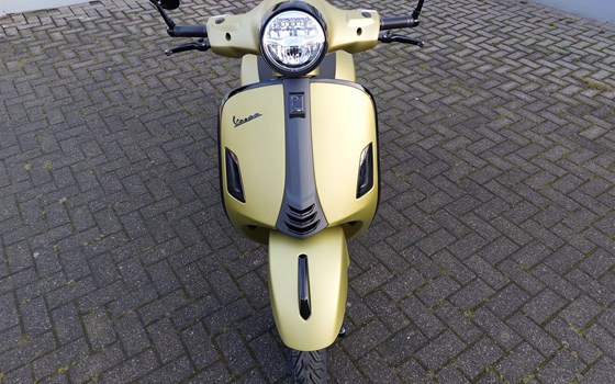 Umgebautes Motorrad Vespa GTS 300 Super Sport von WIKO Motorrad GmbH - Bild 3 Umgebautes Motorrad Vespa GTS 300 Super Sport von WIKO Motorrad GmbH - Bild 3