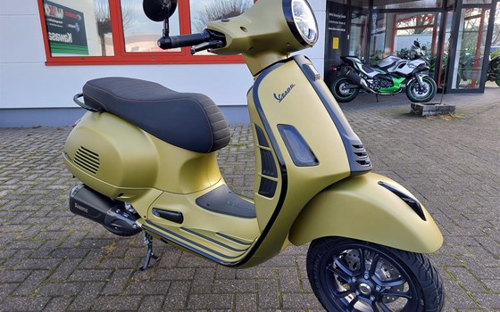 Umgebautes Motorrad Vespa GTS 300 Super Sport von WIKO Motorrad GmbH - Bild 5 Umgebautes Motorrad Vespa GTS 300 Super Sport von WIKO Motorrad GmbH - Bild 5