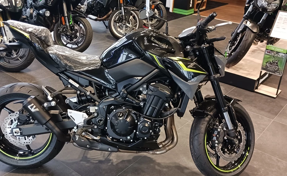 Umbgebautes Motorrad Kawasaki Z900 Bild 8: Umbgebautes Motorrad Kawasaki Z900