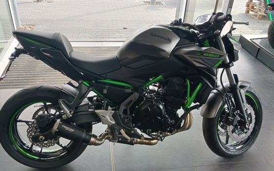 Umgebautes Motorrad Kawasaki Z650 von Autohaus Fritze GmbH & Co.KG - Bild 1 Umgebautes Motorrad Kawasaki Z650 von Autohaus Fritze GmbH & Co.KG - Bild 1