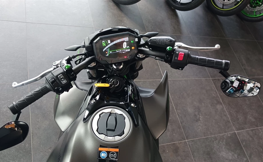 Umbgebautes Motorrad Kawasaki Z650 Bild 2: Umbgebautes Motorrad Kawasaki Z650